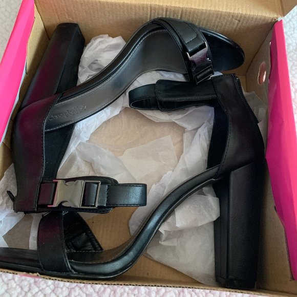 Charlotte Russe Black Sandal - Picture 7 of 7